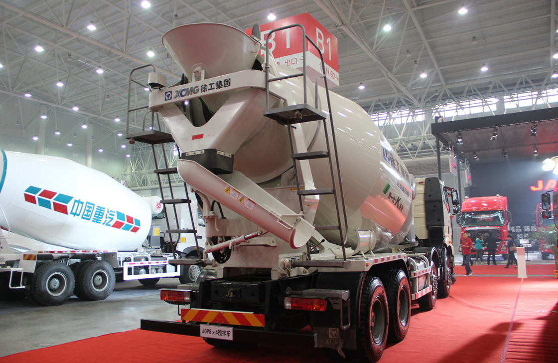 Camion per la miscelazione del calcestruzzo 6.5 cubic FAW 8×4 Mixer di cemento Euro 4 Single and Half Cabin LHD