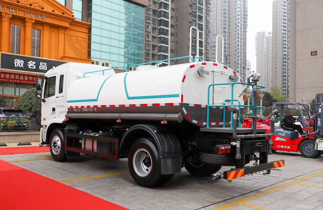 Sprinkler Cisterna idrica Camion JAC 4×2 monoasse Motore diesel da 200 CV Cisterna da 10 cubi