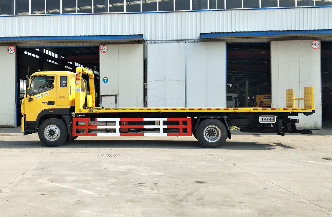 Modalità di azionamento del letto piano 4*2 del motore diesel 210hp Foton del camion del demolitore da 7 tonnellate 10,5 metri di lunghezza