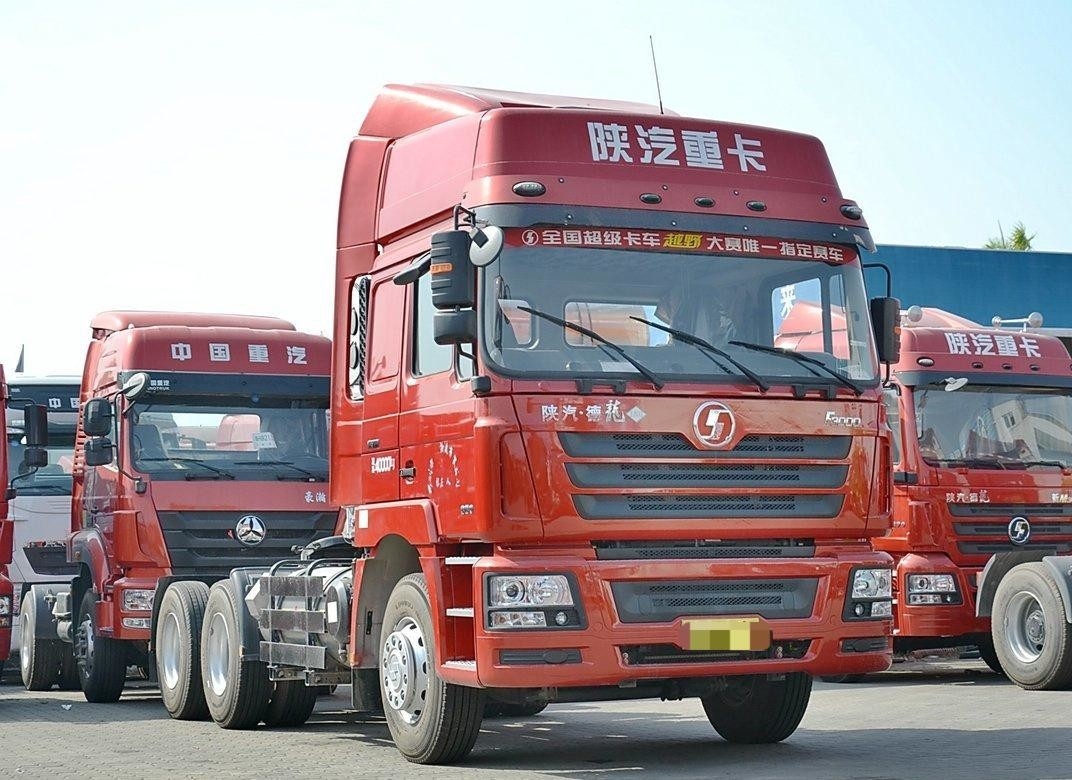 Shacman Truck Head 6*4 Drive Mode Cavallo trattore LNG Gran Gas Tanker 380hp Trasporto di carbone