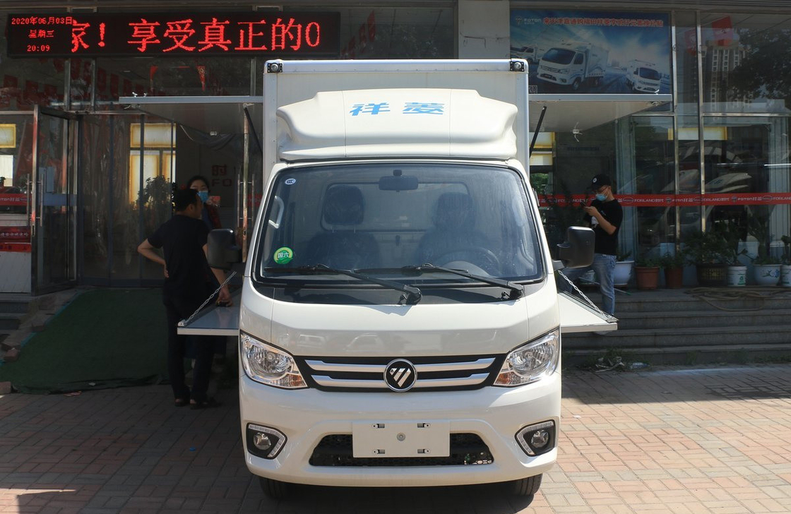 Box Truck Van carica 2 tonnellate Foton Cargo Truck Wingspan Box 3 metri di lunghezza Cabina a fila