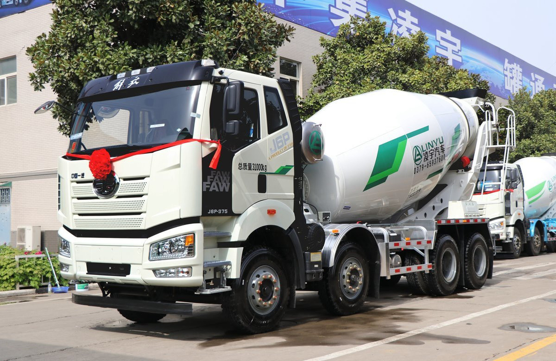Camion miscelatore di calcestruzzo 12 ruote 8*4 FAW Miscelatore 375hp Una cabina da letto 8 cisterna