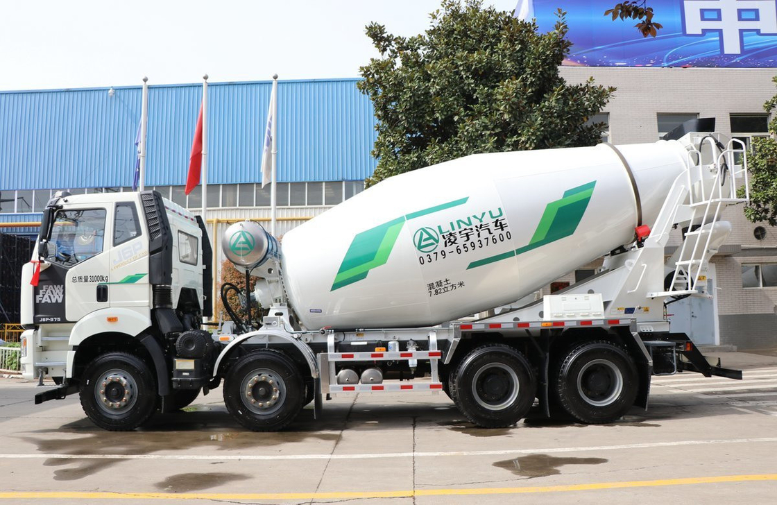 Camion miscelatore di calcestruzzo 12 ruote 8*4 FAW Miscelatore 375hp Una cabina da letto 8 cisterna