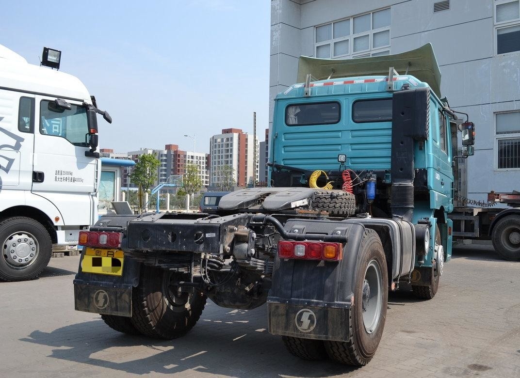 Camion-trattore 4×2 Nuovo Shacman Cavallo Weichai 336hp Euro 3 Emissioni singolo e mezzo cabina