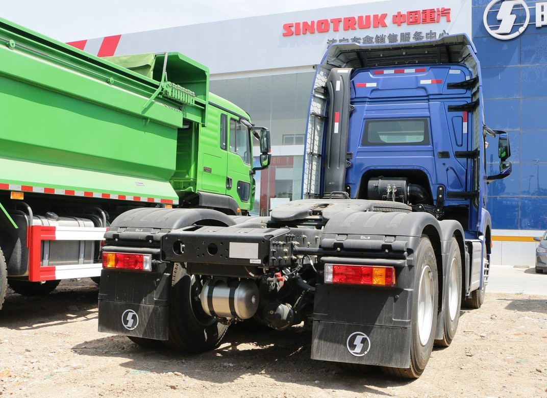 Unità di trattori Camioni Blu Colore Cabina a tetto alto 480hp Shacman H6000 Prime Mover Fast Gearbox