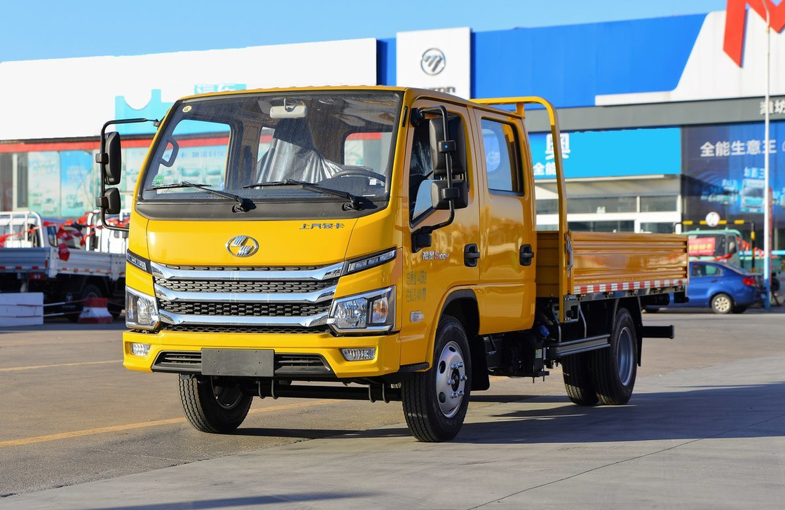5 tonnellate Box Truck 2 file Cabina 2 + 3 posti a sedere Flat Bed Box Con 3,2 metri Yunei Motore 116 hp