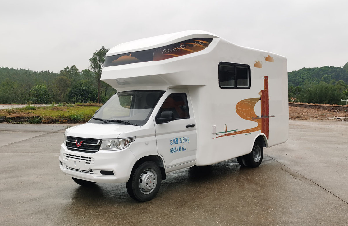 Box Truck Container Wuling Motor Home Car 5,8 metri con bagno Comodo letto e divano
