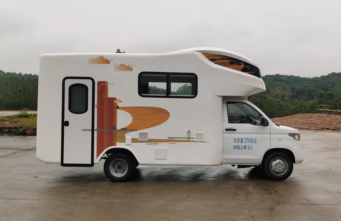 Box Truck Container Wuling Motor Home Car 5,8 metri con bagno Comodo letto e divano