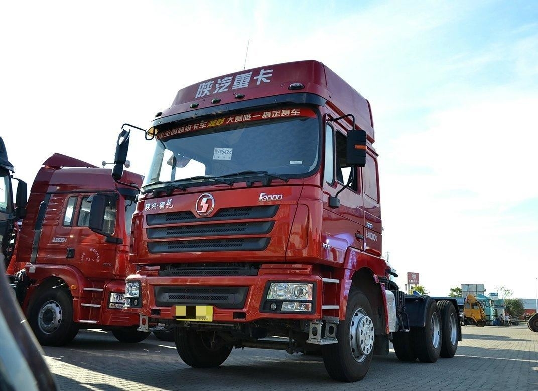 Shacman Tractor Truck F3000 Cabina con tetto alto 10 pneumatici Weichai 375hp LHD/RHD Buono utilizzo in Africa