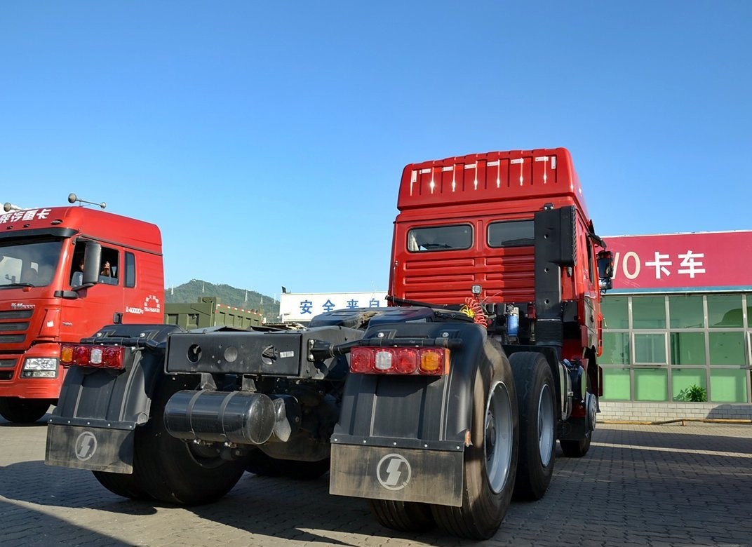 Shacman Tractor Truck F3000 Cabina con tetto alto 10 pneumatici Weichai 375hp LHD/RHD Buono utilizzo in Africa