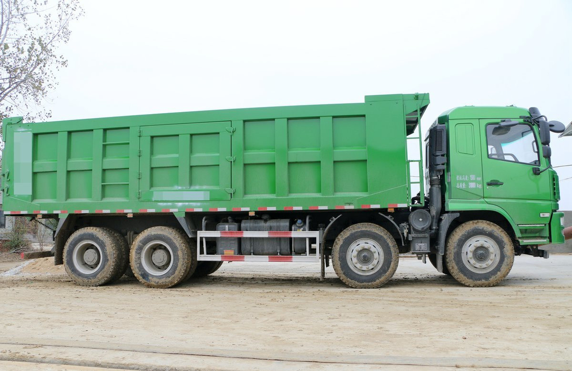 Shacman Used Tipper Trucks X6 Heavy Duty 8*4 Dumper 300hp Carico utile 30-50 tonnellate LHD/RHD