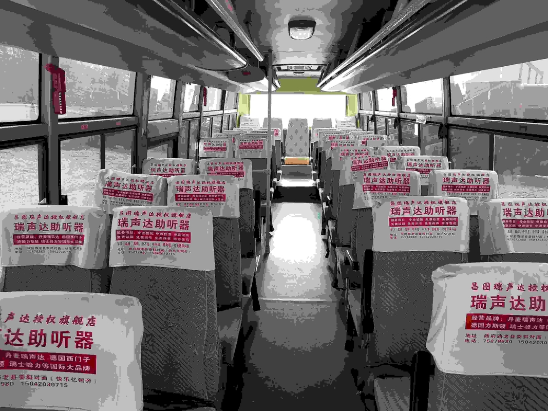 Il National Express trasporta l'alta efficienza ha usato la disposizione dei sedili 2+2 di Bus 35 della vettura di Yutong