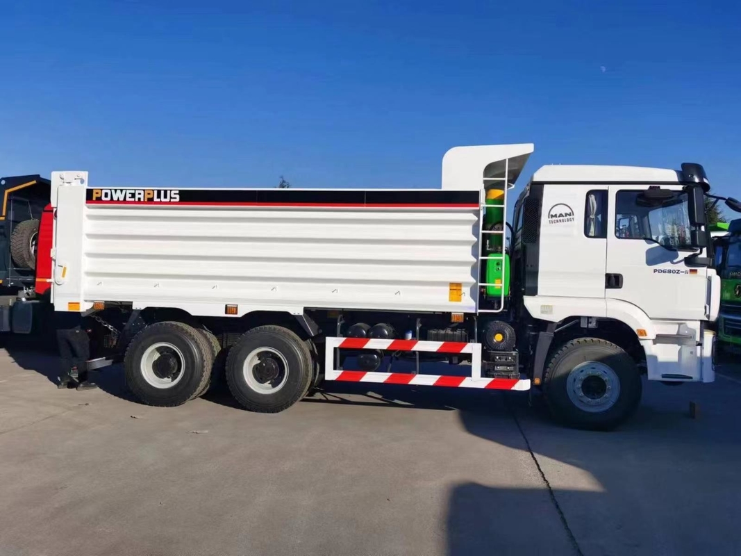 Camionetti di gomma usati Shacman E3 Camionetto di scarico 2024 Anno Cummins Motore 385hp Uso in Africa