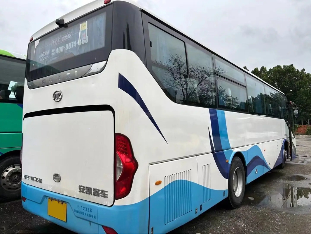HFF6119 Autobus di lusso da 51 posti con ampio spazio per bagagli, motore diesel posteriore, guida a sinistra