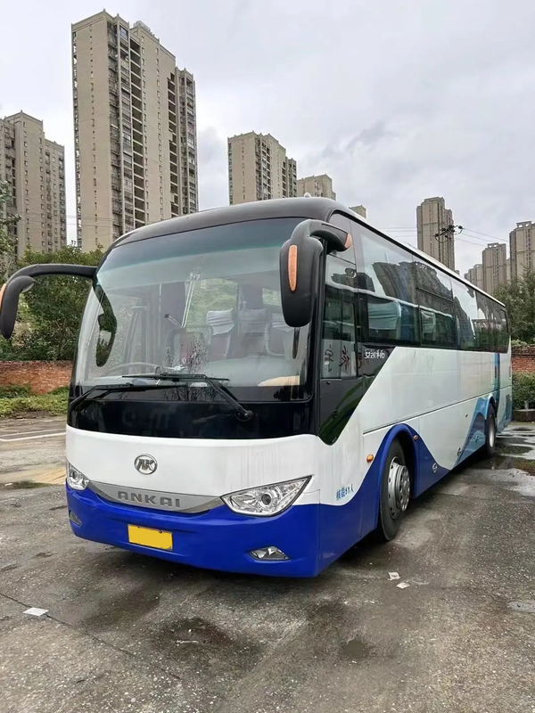HFF6119 Autobus di lusso da 51 posti con ampio spazio per bagagli, motore diesel posteriore, guida a sinistra