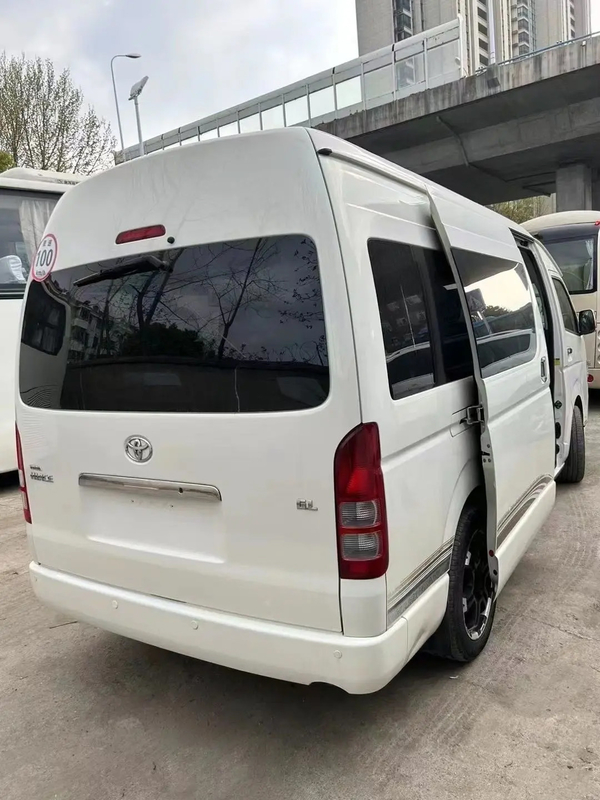 Hiace 13 posti 4 porte a trazione anteriore Motore a benzina Comfort e senza incidenti Minibus di seconda mano
