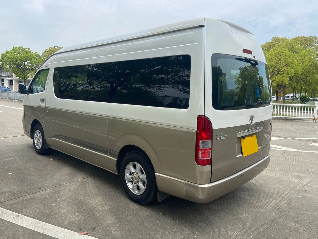 Toyota Hiace 13 posti a guida sinistra Minibus elettrico a doppia porta Euro 4 Standard Champagne Gold
