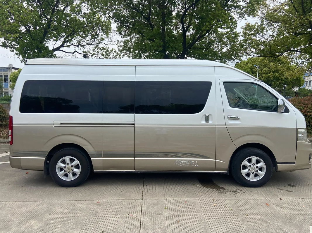 Toyota Hiace 13 posti a guida sinistra Minibus elettrico a doppia porta Euro 4 Standard Champagne Gold
