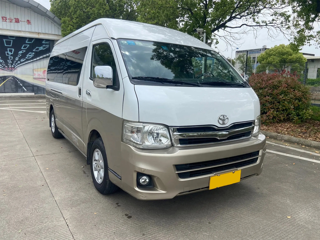 Toyota Hiace 13 posti a guida sinistra Minibus elettrico a doppia porta Euro 4 Standard Champagne Gold