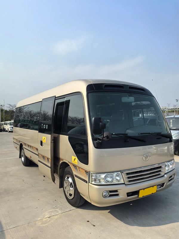 Toyota Coaster 20 posti elettrici Cina IV Champagne Oro Autobus da lavoro di medie dimensioni