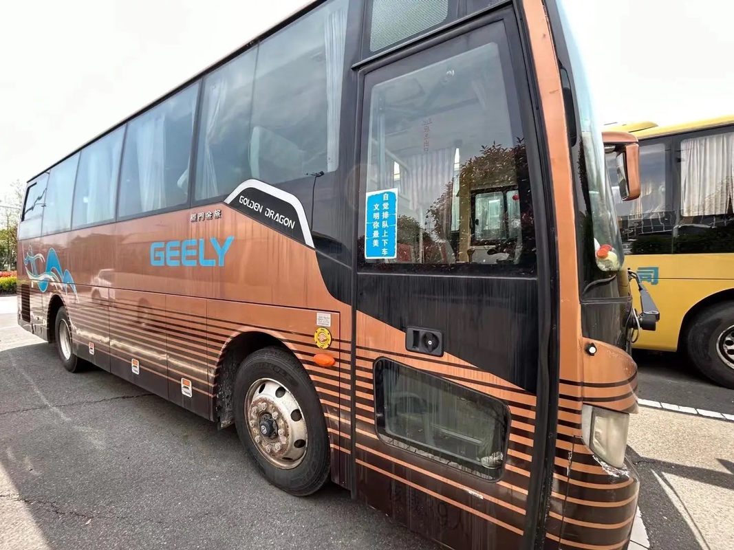 Autobus di lusso di seconda mano 39 posti colore oro Euro 4 Motore Yuchai Autobus Golden Dragon XML6907