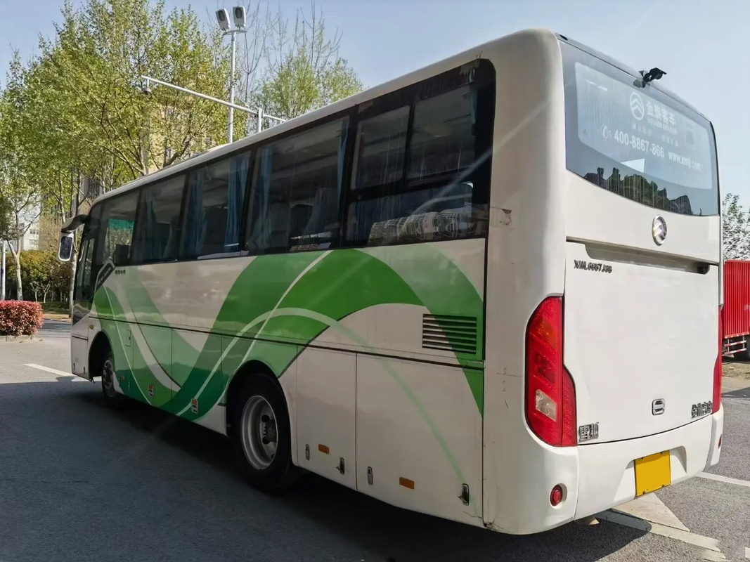 XML6857 33 posti, motore diesel bianco a porta singola e autobus di seconda mano climatizzato