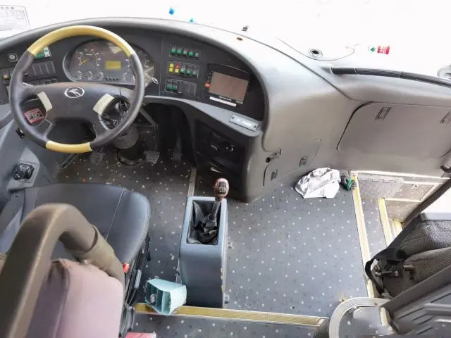 Guida a sinistra Grande spazio per bagagli 45 posti Grande KingLungo autobus passeggeri usati