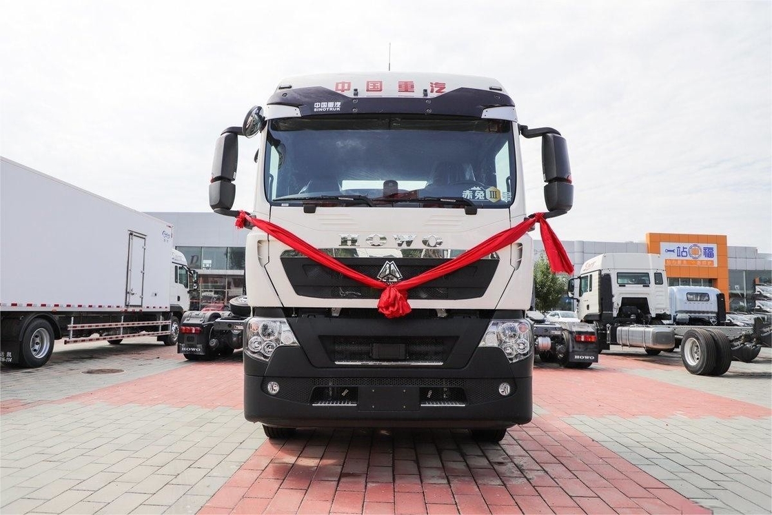 Howo Tractor Trucks 12Gear 6*4 Dieci pneumatici 460 CV 6 cilindri Motore diesel a fila singola Semi