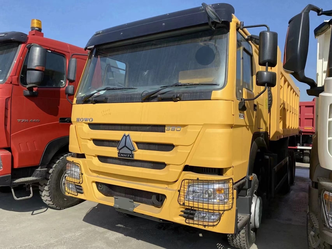 Howo Sino Truck 2023 Giallo Colore 6*4 Drive Mode Weichai 380hp Direzione a destra Nuovo