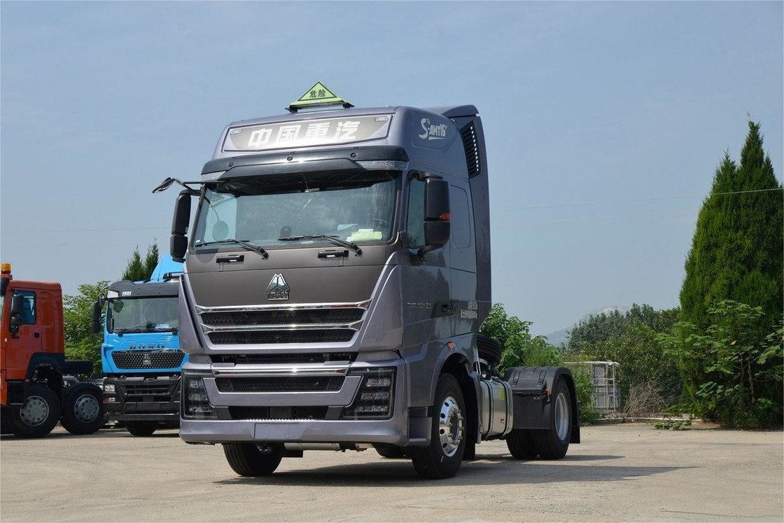 HOWO TH7 Camion 430HP 4X2 AMT Automatico per merci pericolose Tractor Fairing Side Flow Panel