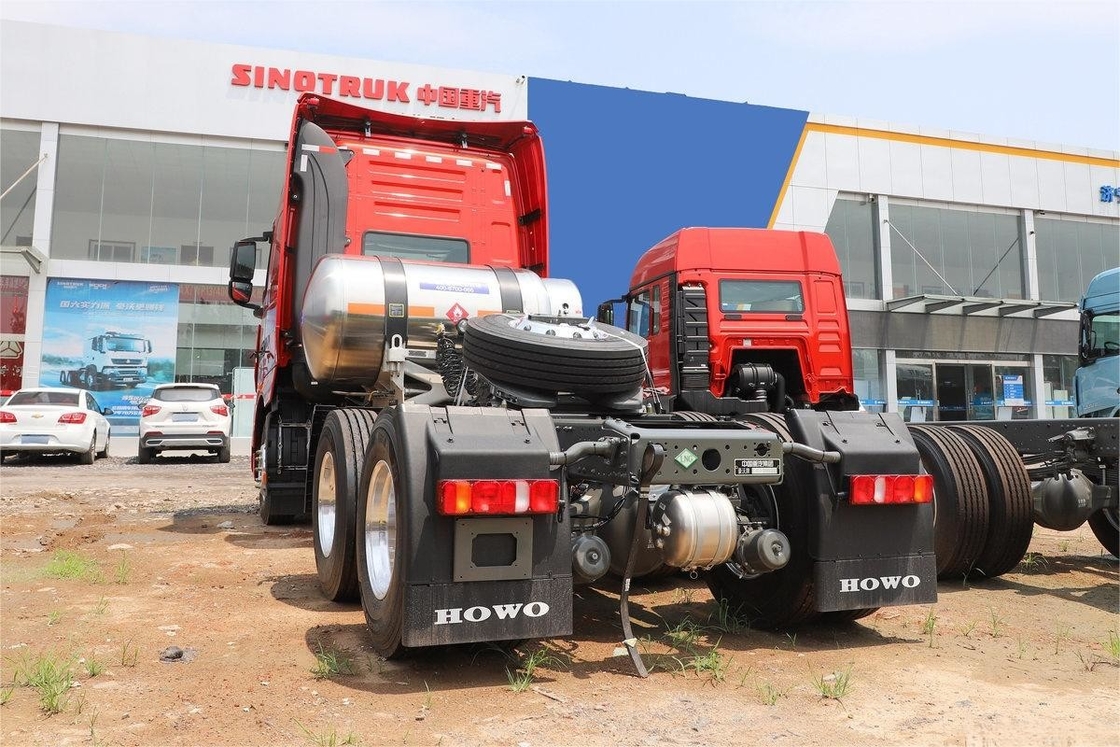 HOWO Camion pesante 530 cavalli 6X4 Nazionale VI GNL trattore Camion telaio deflettore d'aria laterale
