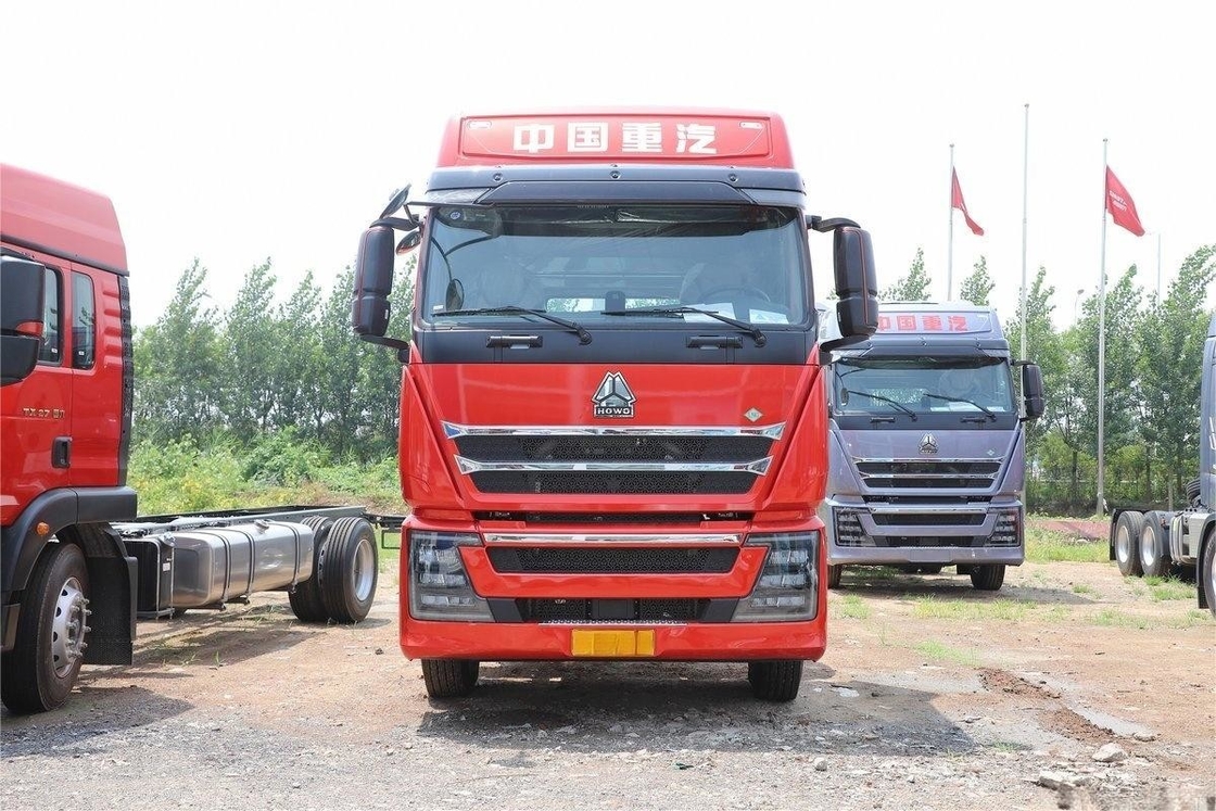 HOWO Camion pesante 530 cavalli 6X4 Nazionale VI GNL trattore Camion telaio deflettore d'aria laterale