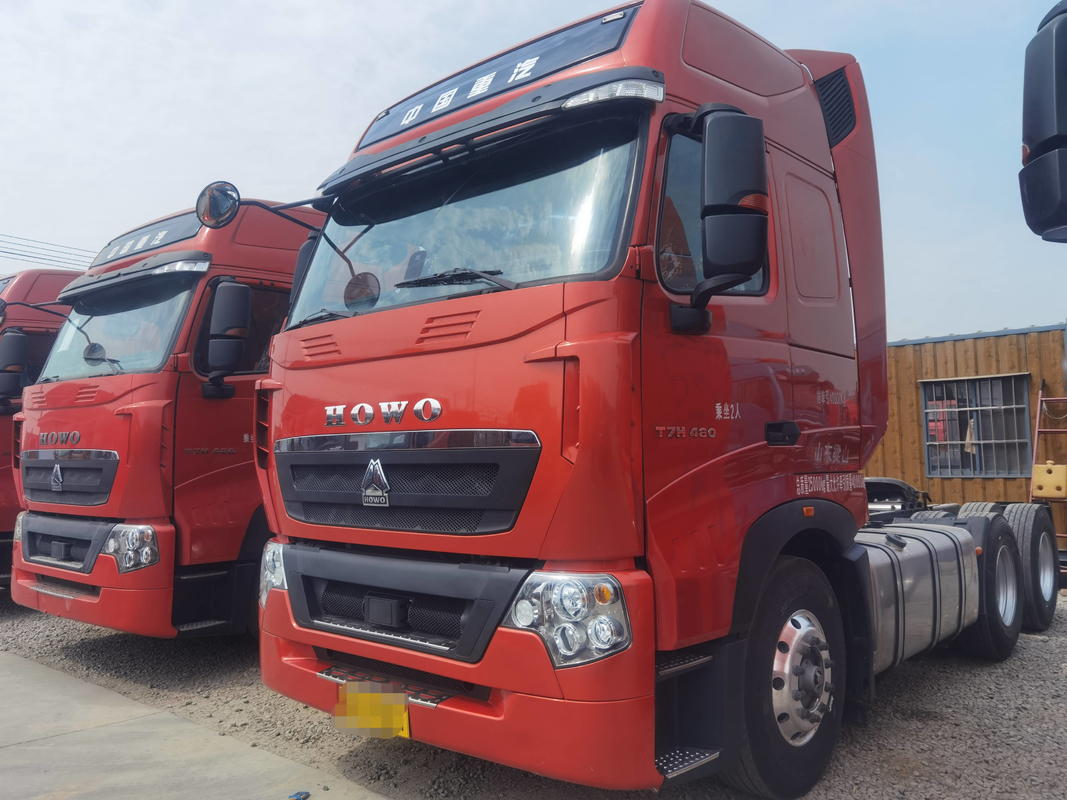 Sino Tractor Truck Head Colore rosso 6×4 Drive Mode Foglia molla Una fila con LHD dormiente