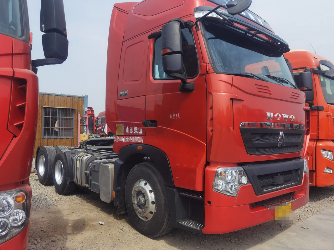 Sino Tractor Truck Head Colore rosso 6×4 Drive Mode Foglia molla Una fila con LHD dormiente