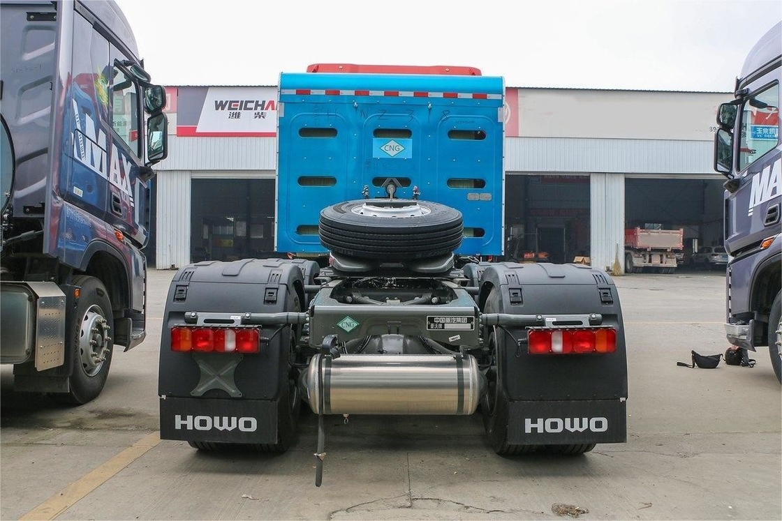 460 hp HOWO Camion pesante 6X4 CNG Doppio asse posteriore Tractore posteriore a otto ruote Nazionale VI