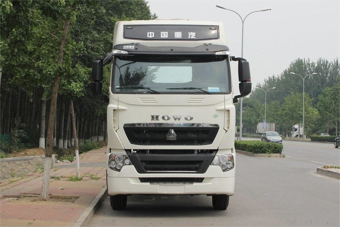 Mezza fila di sedili HOWO T7H Truck pesante deflettore del tetto alto pannello di vento laterale 440 CV 4X2 trattore a GNL