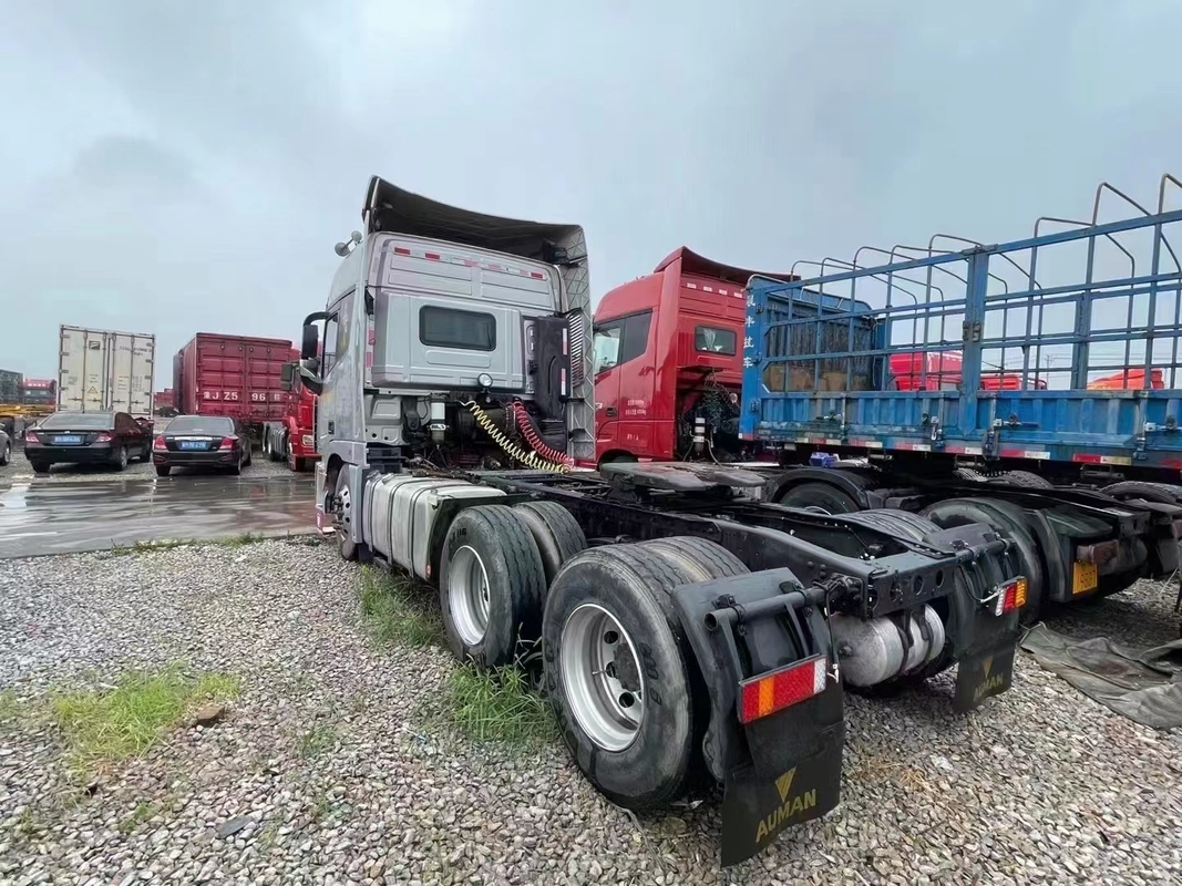 Foton Auman Est Traktor Truck 6*4 Drive Mode Cabina superiore 2 Motore Deisel dormiente 2020 Anno