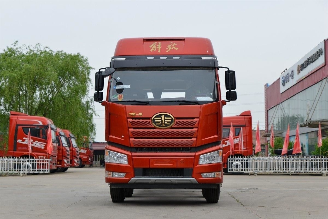 FAW Jiefang Heavy Truck High Top 10-Speed Diesel 8X4 320HP 9,5m Railings Carry Truck Chassis