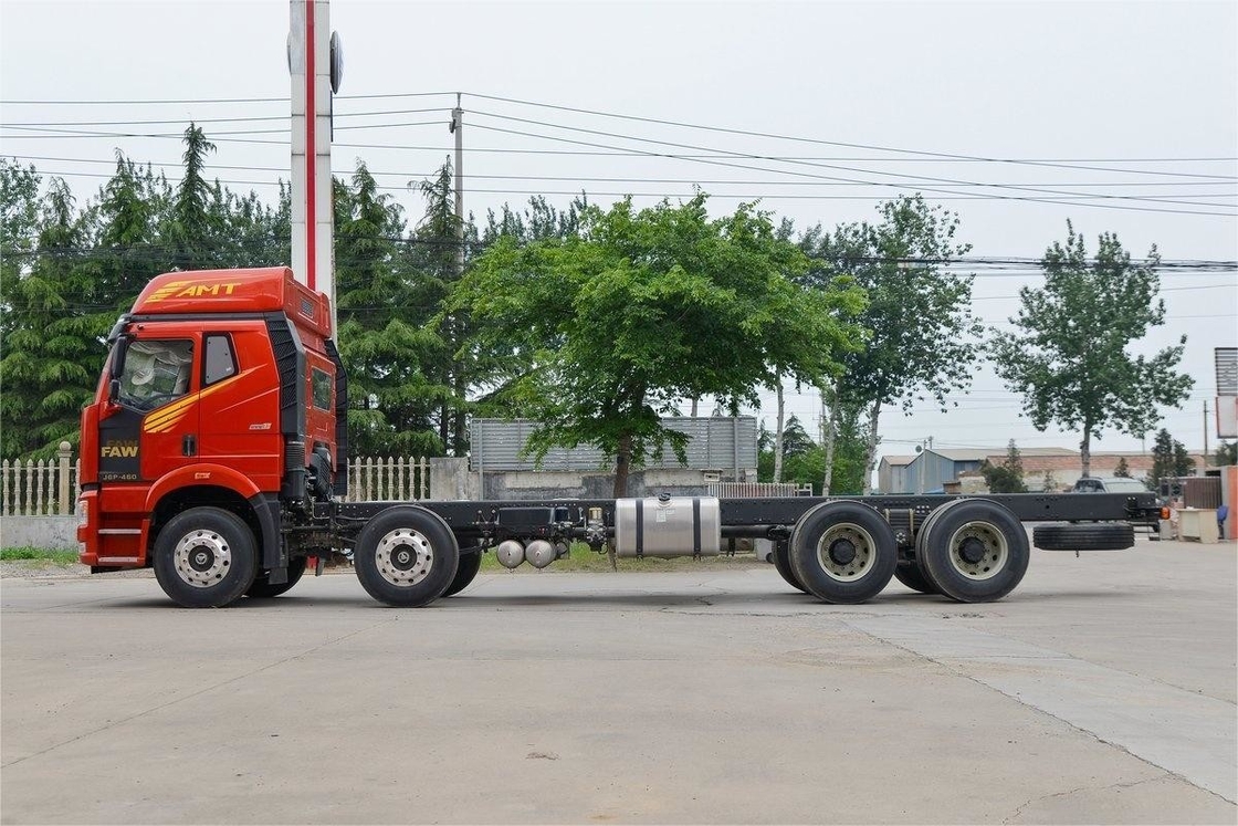FAW Jiefang Heavy Truck High Top 10-Speed Diesel 8X4 320HP 9,5m Railings Carry Truck Chassis