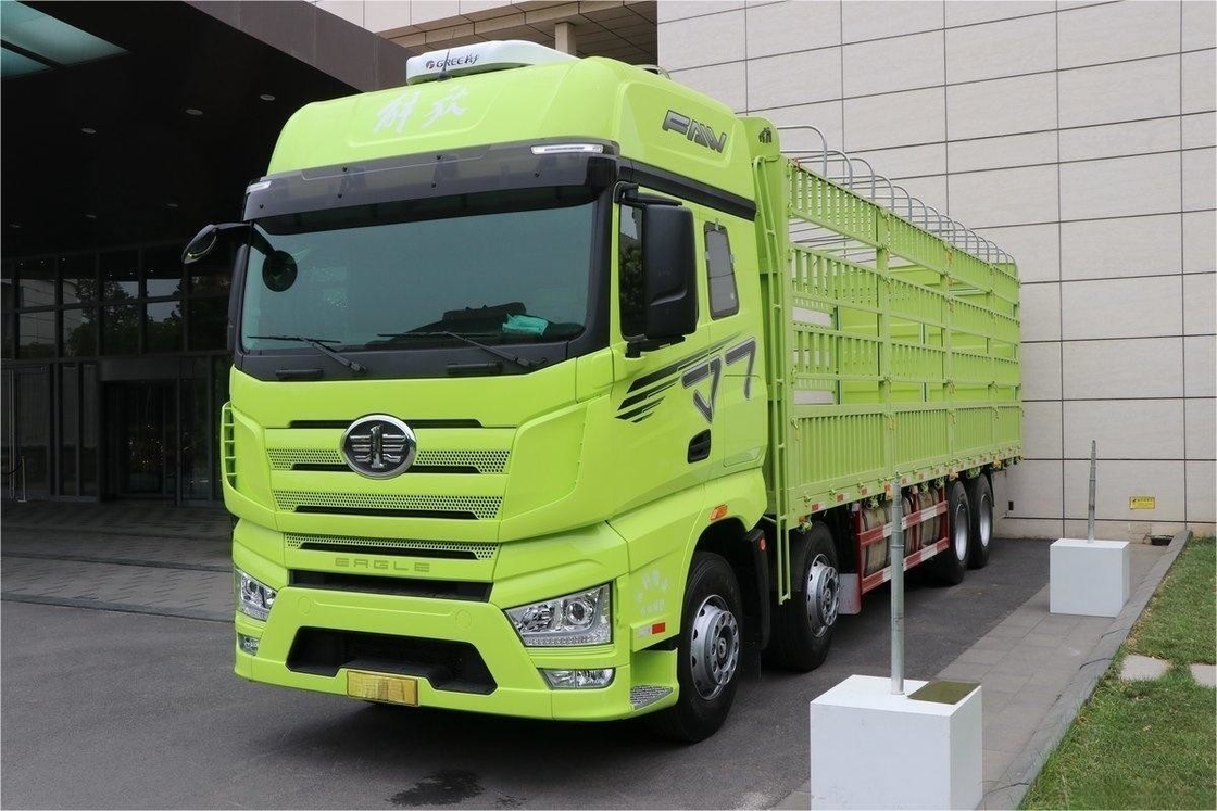 Jiefang Heavy Fence Truck Corpo verde con tetto alto 460 CV 8X4 9,4m 12 velocità camion diesel