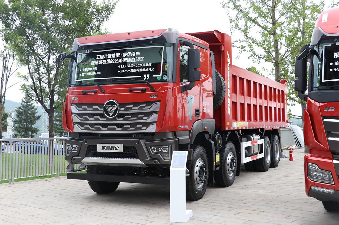 Foton Dump Truck 15 tonnellate 580 cavalli 8X4 7.6M Corpo rosso doppio asse posteriore Casella di carico a forma di U