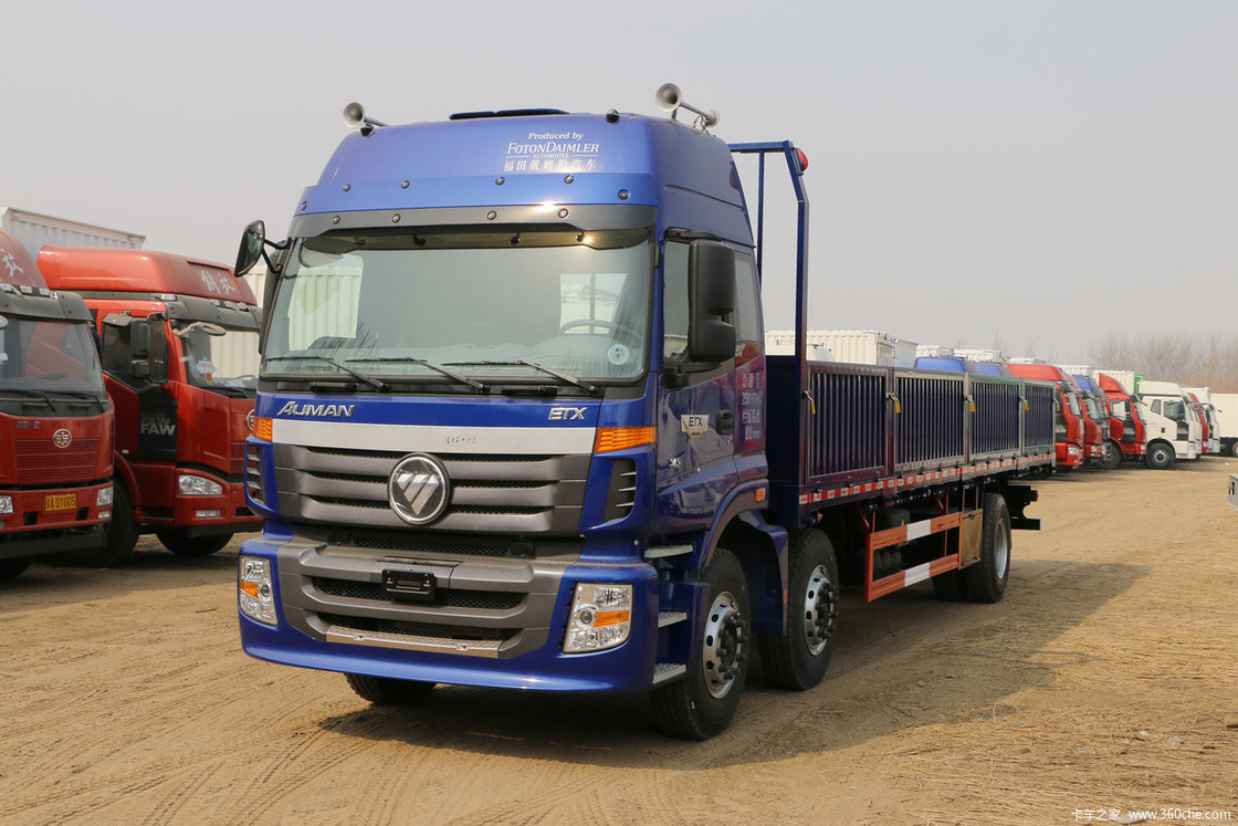 Camion pesante della serie 6 Foton Auman Camion a letto piatto Diesel a 8 velocità 245 CV 6X2 9,53m Corpo blu