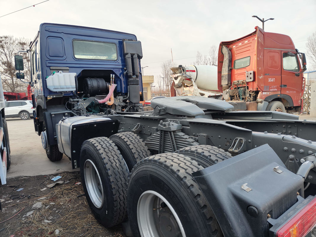 Camionetti di trattori cinesi utilizzati dalla Cina Motore diesel 371hp Camionetto rimorchio Howo Trasporto pesante