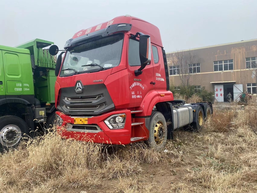 Sino Truck Leaf Spring Weichai 440hp Motore forte Hohan Testa del trattore 6*4 Alto tetto con climatizzatore