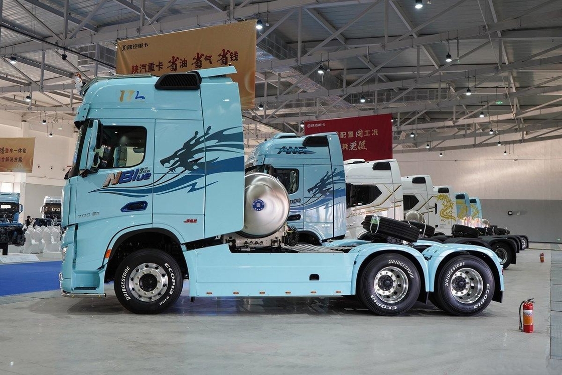 Shacman X6000 Tractor Truck Diesel 700 Hp 6X4 LNG AMT Alto tetto fila singola e mezzo sedile
