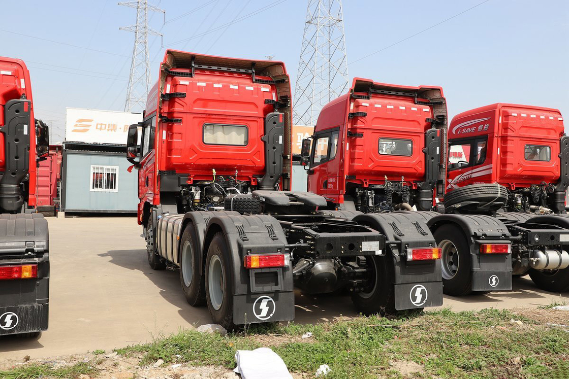 Shacman Tractor Truck Alto tetto a piastra di flusso Diesel 12 velocità 650hp 6x4 X5000 Modello