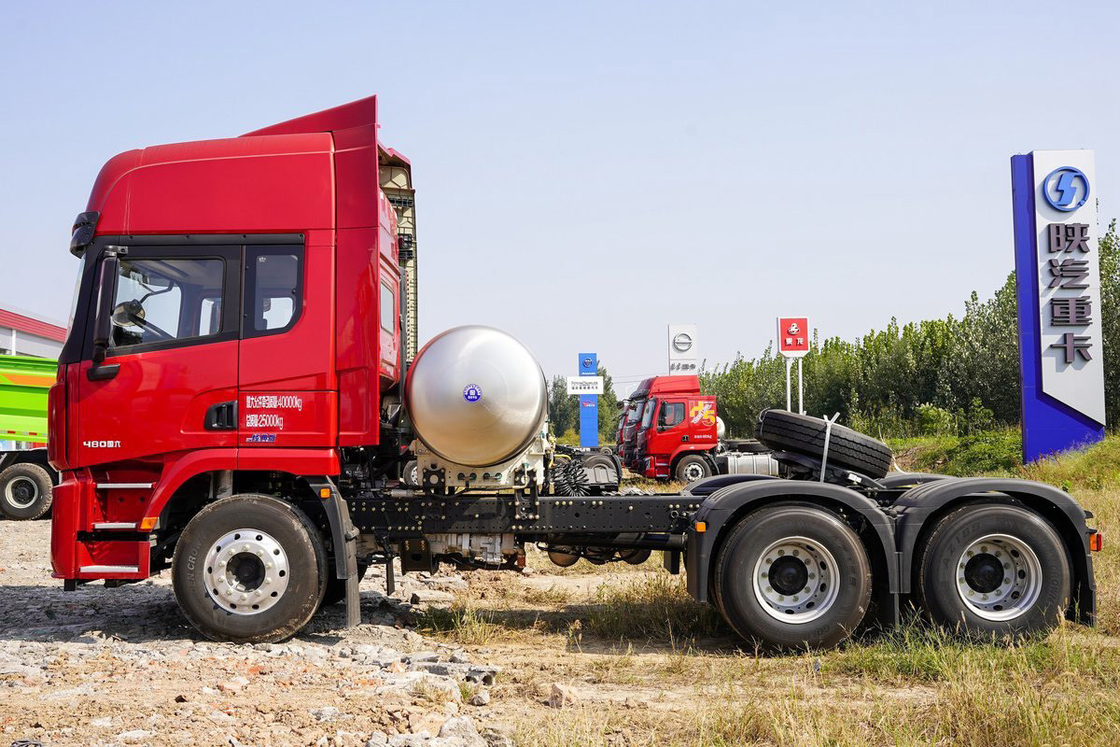 Shacman Tractor Truck Euro 6 posteriore doppio asse posteriore a otto ruote 480 CV 6X4 LNG Airbag Seat