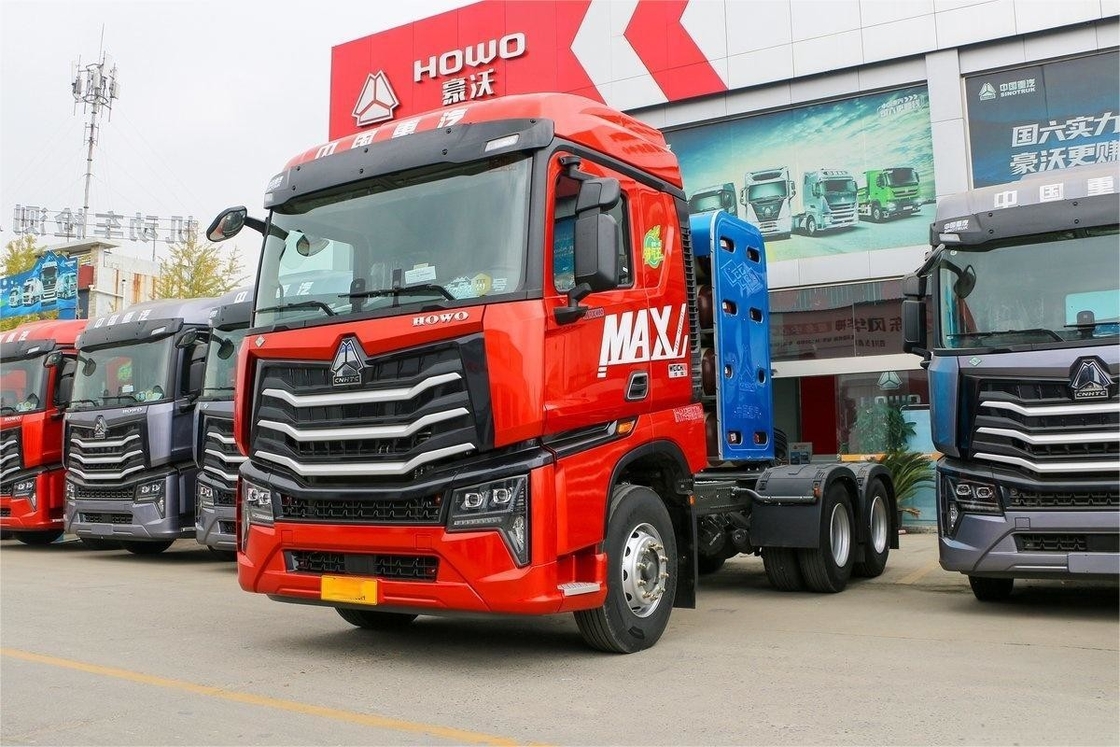 460 hp HOWO Camion pesante 6X4 CNG Doppio asse posteriore Tractore posteriore a otto ruote Nazionale VI