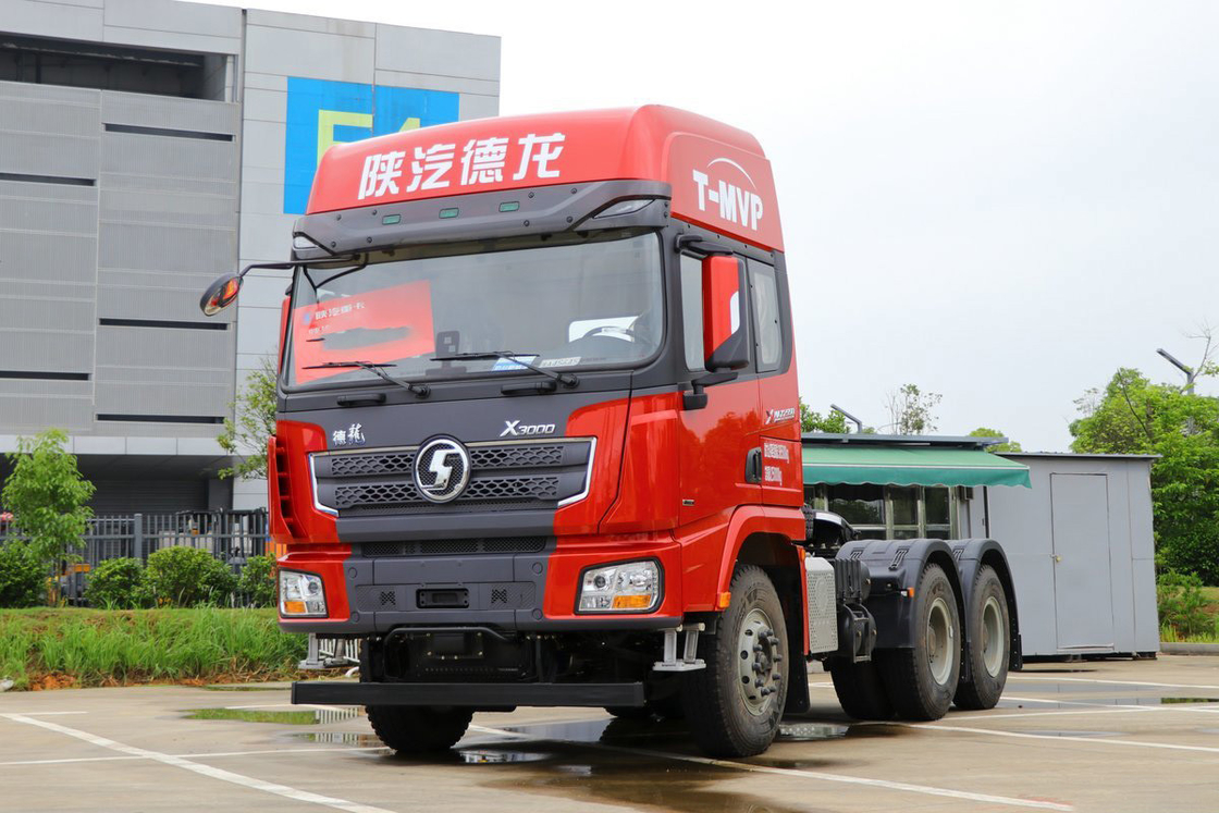 Air-conditioned Air-deflector Airbag Sedile assorbente urti Diesel 550HP Shacman Trattore pesante