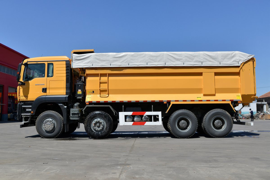 SITRAK Camion-trattore G7W Camion pesante Diesel 400 CV 8X4 6,8 m Corpo giallo Dump posteriore Sinotruk